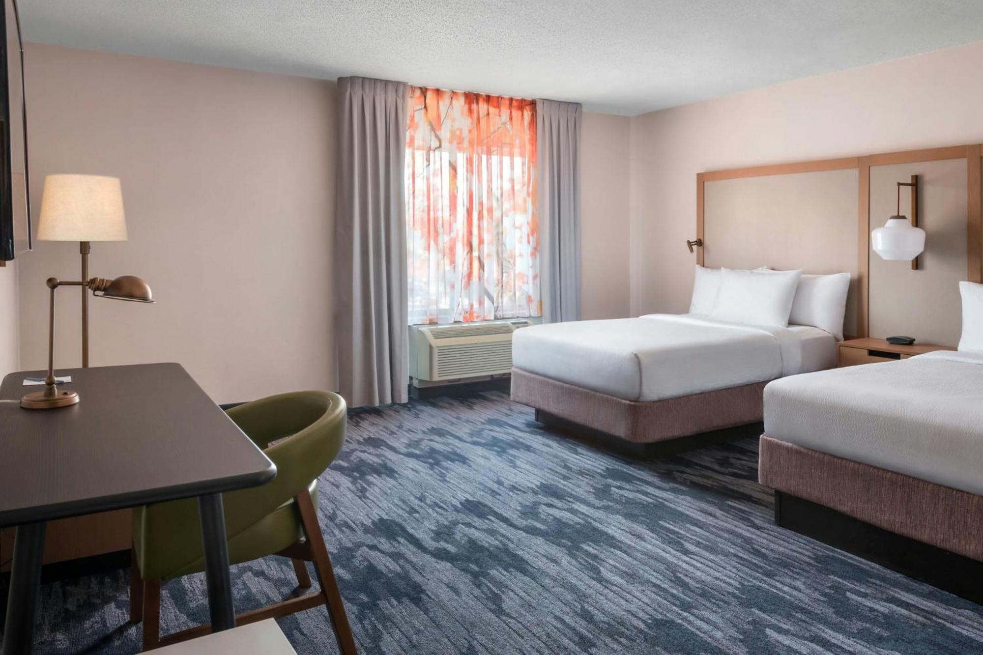 Fairfield Inn & Suites Woodbridge Avenel Exterior photo